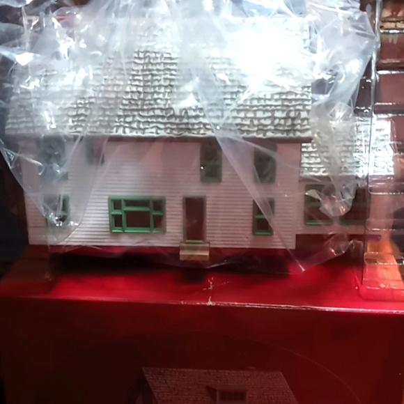 Hallmark Sarah Plain and Tall Collection Sarah's Maine House Christmas miniature - Picture 5 of 6